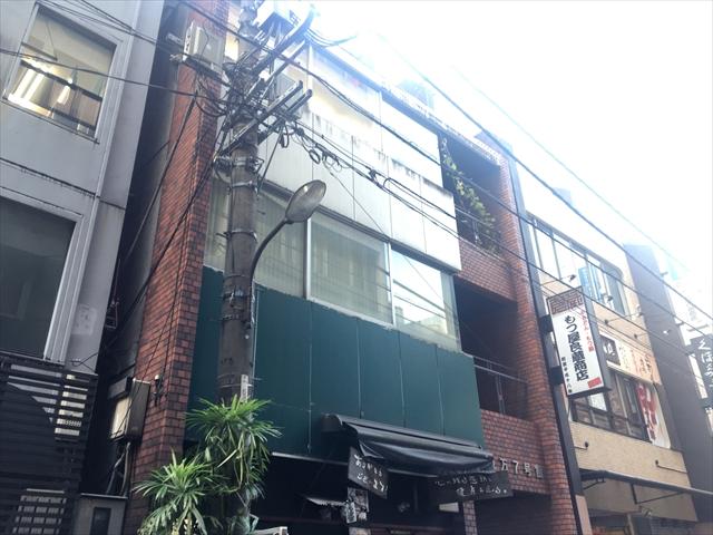 丸万７号館