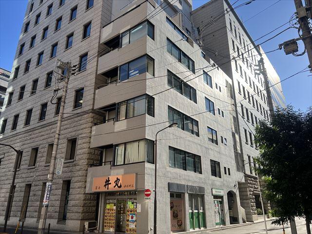 スリースタービル